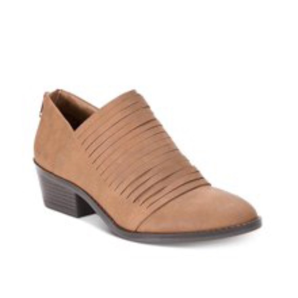 Slashed Vamp Low Profile Chelsea Ankle Bootie - Picture 1 of 1